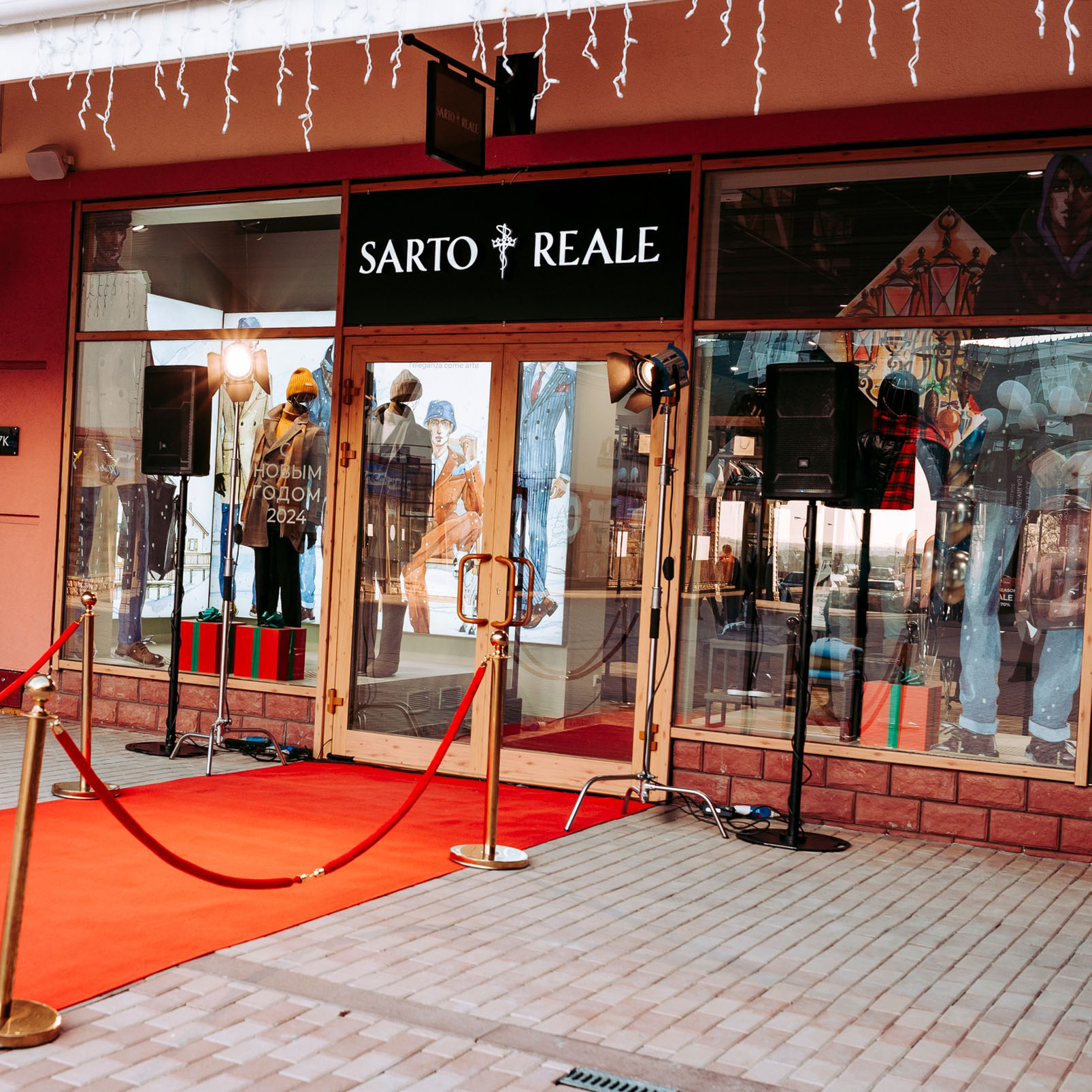 Фирменный салон SARTO REALE в Novaya Riga Outlet Village